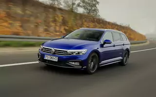 Volkswagen Passat Variant 2.0 TDI 4Motion — topowy diesel mocy ma aż nadto