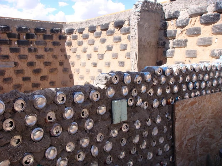 Earthships - samowystarczalne domy