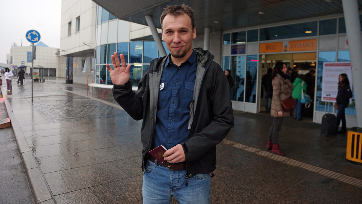 Aresztowany po akcji na Morzu Barentsa działacz Greenpeace Tomasz Dziemianczuk wrócił do Polski. Na warszawskim Okęciu podziękował wszystkim, którzy przyczynili się do jego powrotu, m.in. mediom.