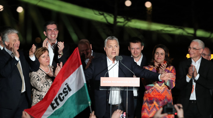 Orbán Viktor az eredményváró rendezvényén/ Fotó: Pozsonyi Zita