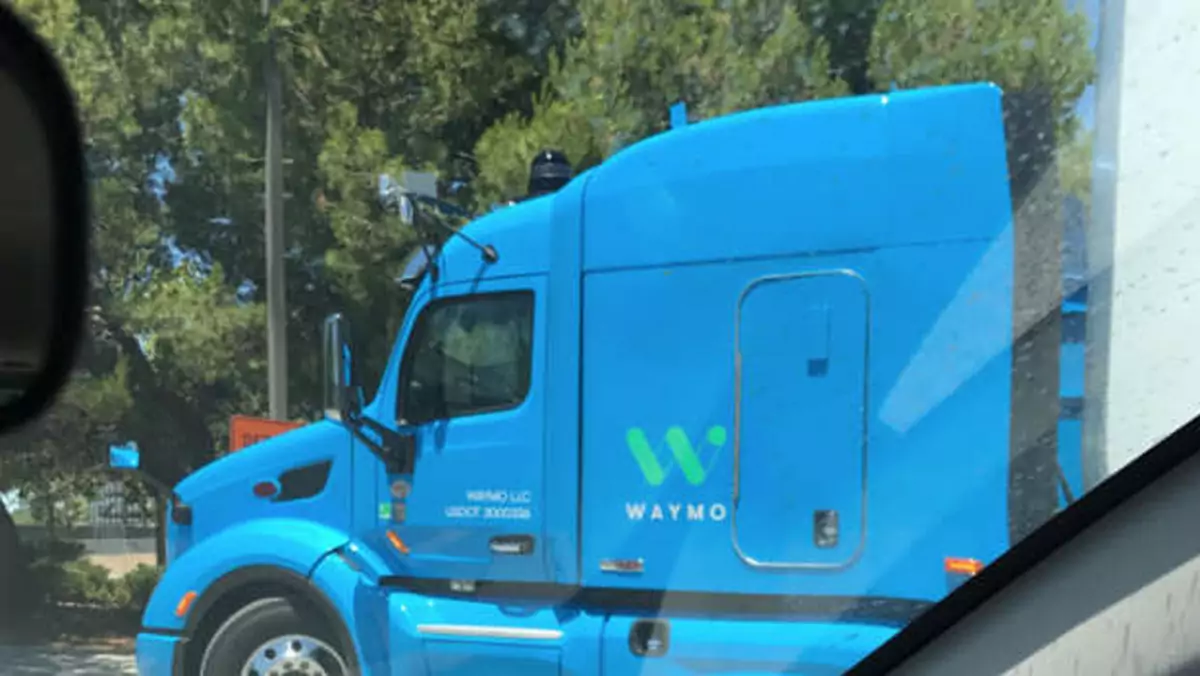 Pojawiły się pierwsze zdjęcia autonomicznej ciężarówki Google