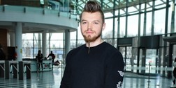 Ofiara Sylwestra Wardęgi przerywa milczenie. Youtuber złapał ją za biust i opublikował nagranie