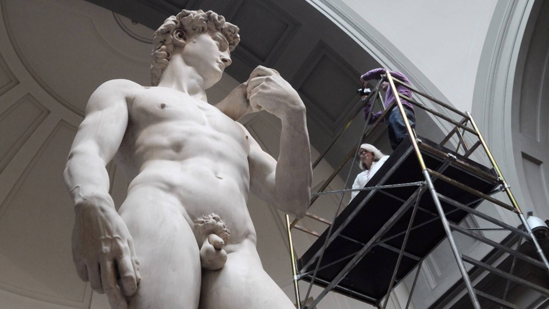 Razotkrivamo zašto muškarci na skulpturama imaju male penise