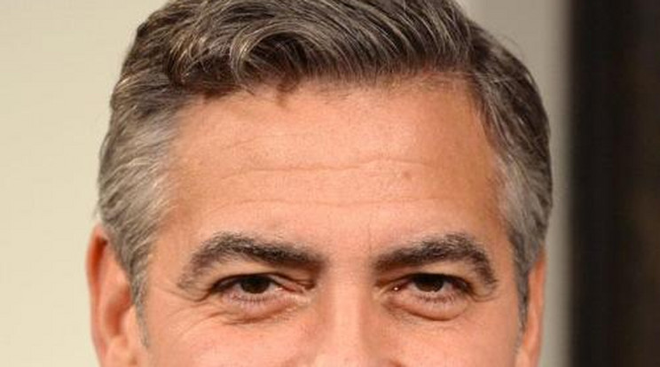 Betörtek George Clooney  házába