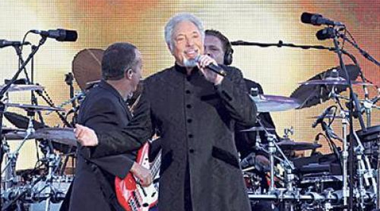 Tom Jones libamájat is kap Győrben