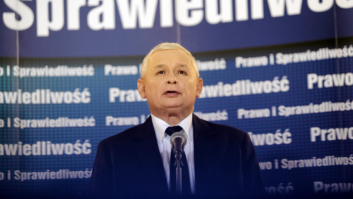 Były premier Jarosław Kaczyński zeznawał w procesie b. szefa CBA Mariusza Kamińskiego i jego podwładnych, oskarżonych o nadużycia prawa przy prowadzeniu przez CBA "afery gruntowej" w 2007 r. Prezes PiS uznał ten proces za "eksces polityczny".