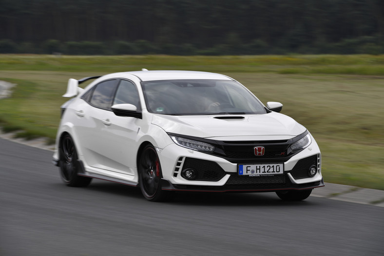 Honda Civic Type R kontra Seat Leon Cupra - 620 KM na torze