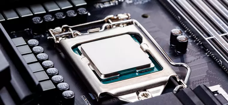 Intel dominuje w sprzedaży procesorów do zwykłych komputerów. W stacjach roboczych wygrywa AMD