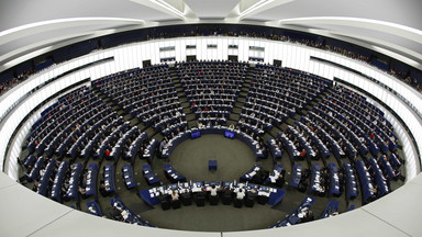 Zniesienie roamingu w UE? PE głosuje za brakiem opłat roamingowych