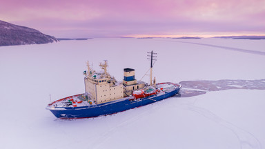 Akcja ratunkowa na Antarktydzie. Na pomoc ruszył lodołamacz