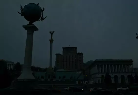 Samochody, latarki i świeczki. Tak wygląda Kijów podczas blackoutów