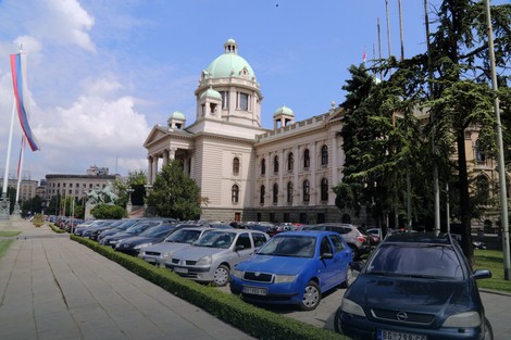 Časti pa dobijaš žuto mesto kod Skupštine