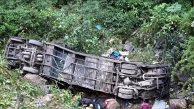 Tragiczny wypadek w Andach. Autobus wpadł do wąwozu