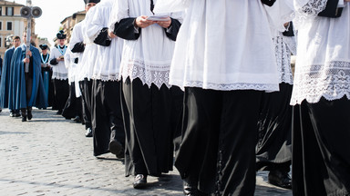 Dlaczego katolicy chodzą w procesjach?