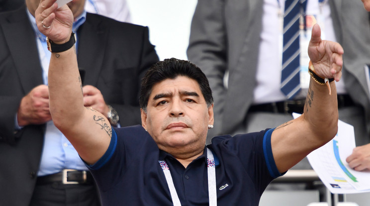 Diego Maradona remek ajándékot kapott Ronaldinhótól /Fotó: Northfoto