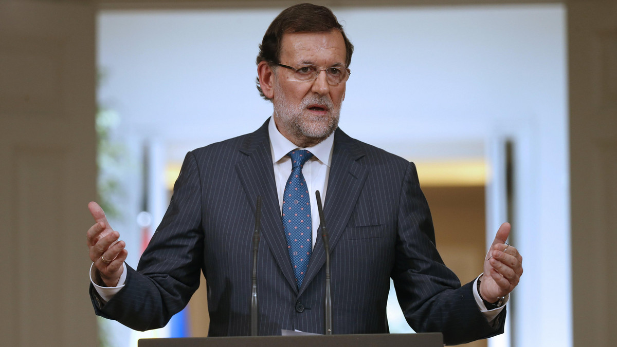 Premier Hiszpanii Mariano Rajoy oświadczył w piątek, podsumowując prace swego rządu, iż ożywienie gospodarcze kraju następuje "szybciej niż przewidywano". Przyznał jednak, że przed rządem stoi jeszcze wiele trudnych wyzwań i zapowiedział obniżenie podatków.