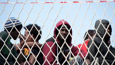 Burmistrz Lampedusy apeluje o "natychmiastową ewakuację ośrodka dla migrantów"