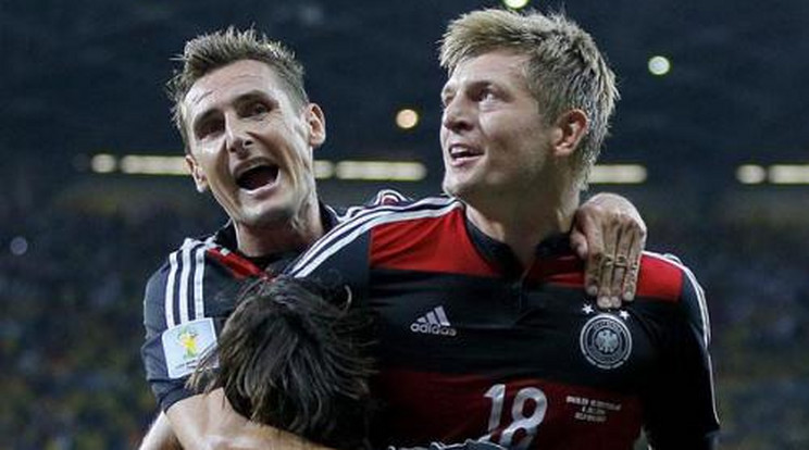 Megalázták a brazilokat, hetessel döntősök a németek 