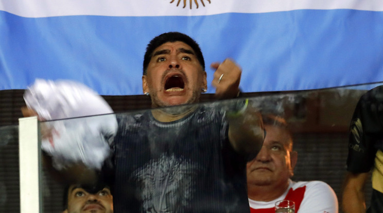 Diego Maradona kiszurkolta az argentin győzelmet /Fotó: MTI/EPA