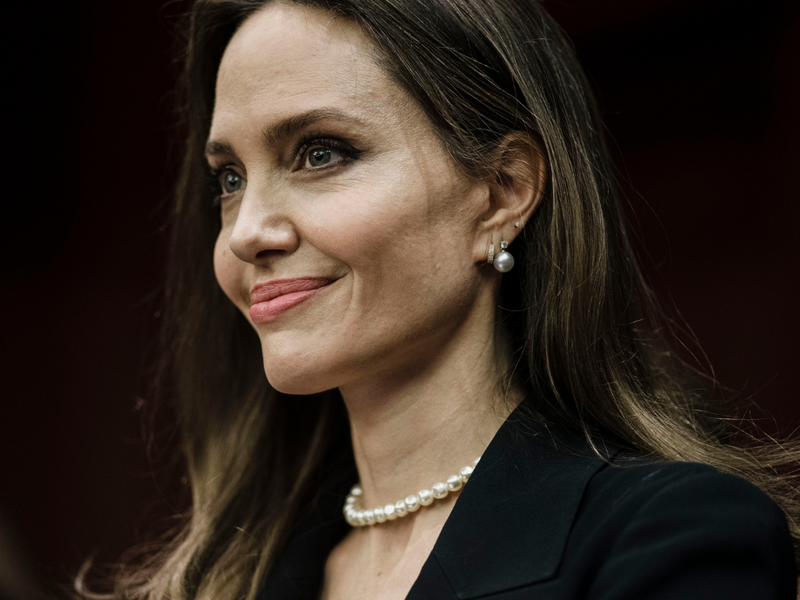 Leesik az állad, ha megtudod, ki valójában Angelina Jolie apukája