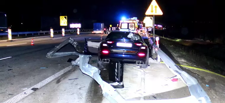 Rozpędzone Maserati skończyło na barierach. Śmiertelny wypadek na autostradzie A1