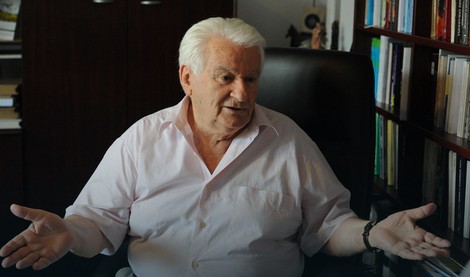 Dragoljub Mićunović