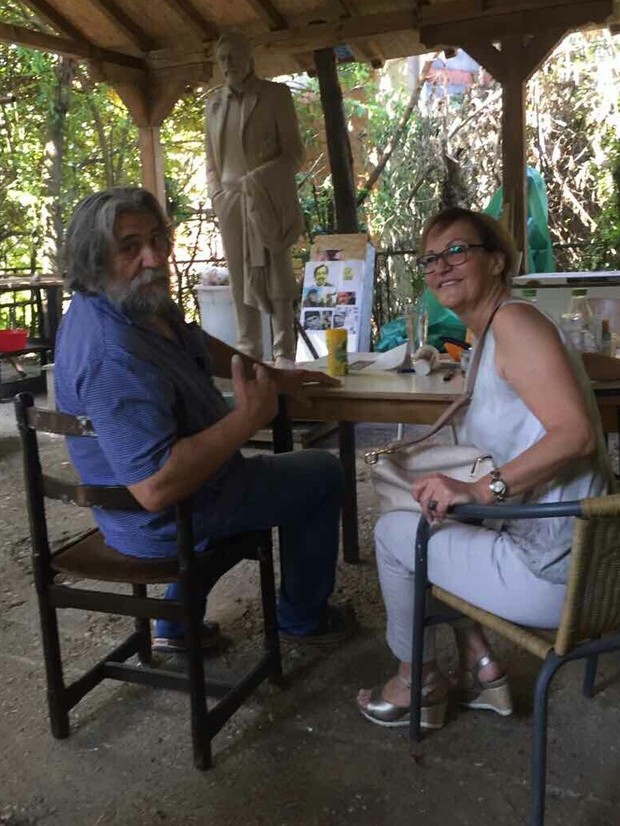 Statua Gage Nikolića, vajar Dragan Dimitrijević i predstavnik Merkura Jasmina Vesković