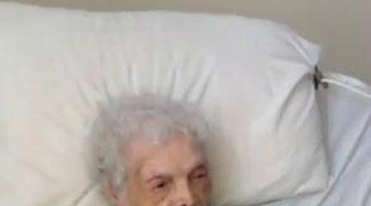 Először látta magát táncolni a 102 éves amnéziás nő - videó!