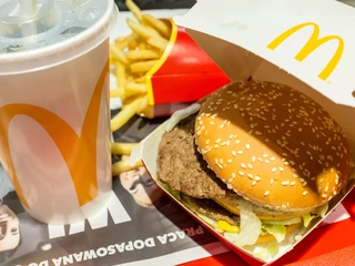 W dniu otwarcia pierwszego McDonalda w Polsce trzydzieści lat temu ustanowiony został rekord świata w liczbie transakcji: dokonano ich 13 tys. 300