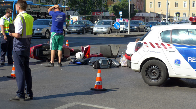 A motoros a helyszínen életét vesztette /Fotó: olvasó-riporter