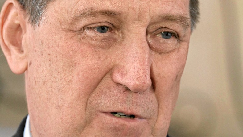 Blefował i "zagrał z panem Kraśko"? Prof. Rońda wydał oświadczenie