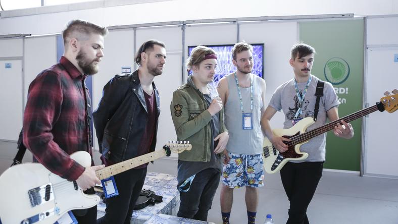 AWS. Kökényes Dániel, Brucker Bence, Siklósi Örs, Veress Áron és Schiszler Soma a zenekar első próbájára készül az Eurovíziós Dalfesztivál színhelyén, Lisszabonban 2018. május 2-án / Fotó:  MTI