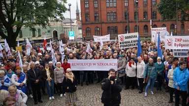 Ponad 910,5 tys. podpisów pod wnioskiem o referendum ws. reformy edukacji