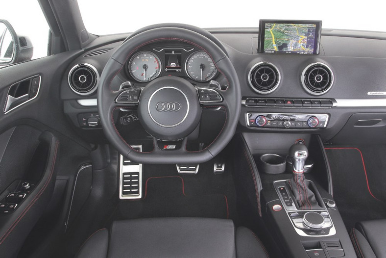 Audi S3 Sportback Quattro, kokpit