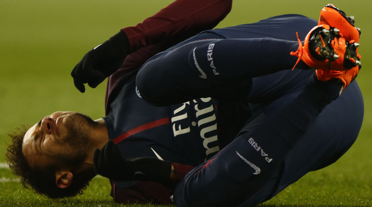 A 68,8 milliárd
forintnyi összegért vett Neymart megműtötték, ezért
nem játszhat
a párizsiaknál /Fotó:AFP