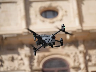 Oprogramowanie firmy Paladin umożliwia sterowanie policyjnymi dronami z miejsc oddalonych nawet o 8 tys. km