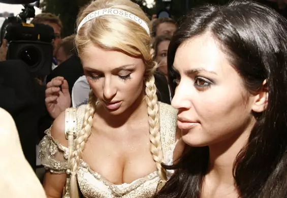 7 zdjęć przyjaźni Paris Hilton i Kim Kardashian, których już nie pamiętacie