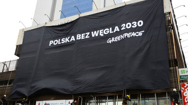 Protest Greenpeace pod siedzibami PiS i PO