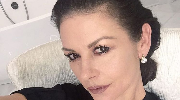 Zeta-Jones jobban néz ki, mint  pár évvel ezelőtt / Fotó:Instagram