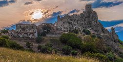 Opuszczone włoskie miasto duchów, które oczarowało Mela Gibsona