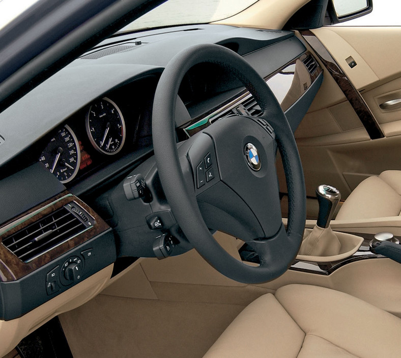 Używane BMW serii 5 - kusi na wiele sposobów