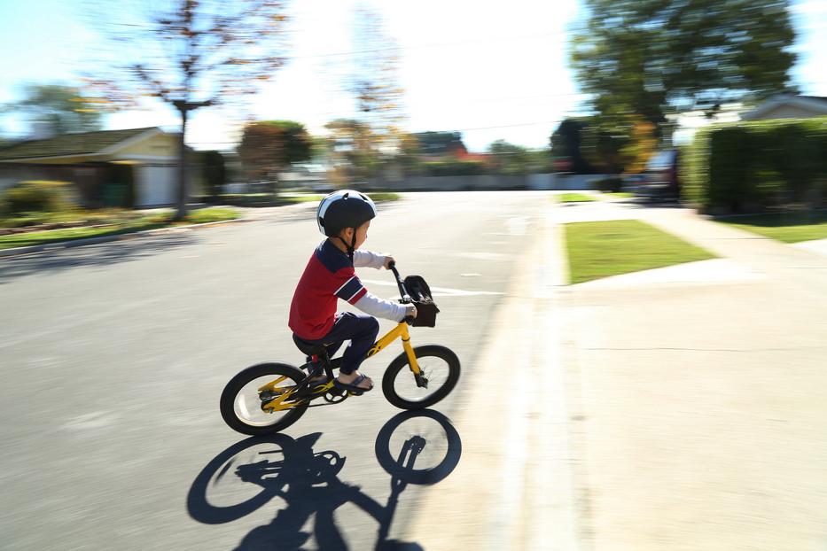 Biciklizni indult a kisfiú - két nap múlva az életéért küzdött