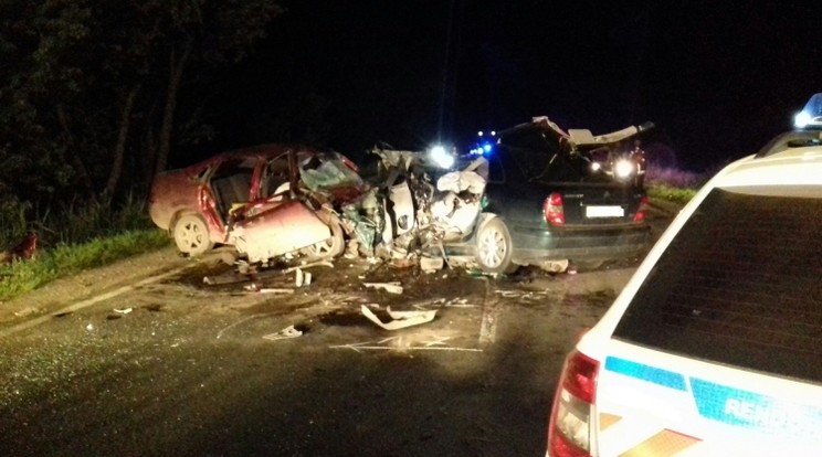 4-es főúti balesetben egy terhes nő is áldozatok között lehet / Fotó: police.hu