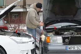 Awaryjne odpalanie samochodu. Jak uruchomić auto z rozładowaną baterią?