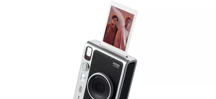 Fujifilm Instax Mini Evo to aparat natychmiastowy w stylu retro