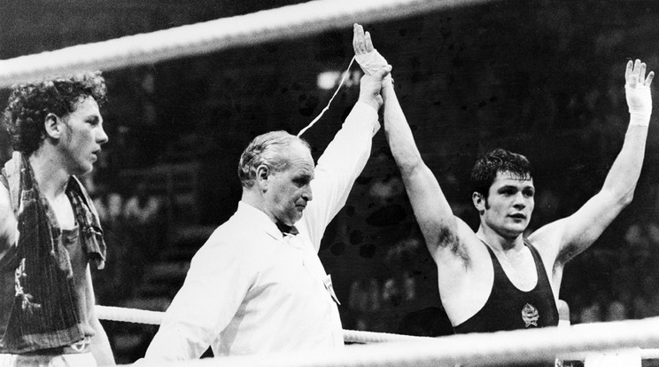 Aranyérem!
Csjef Sándor keze a magasban: a kiváló bokszoló a kontinens bajnoka lett 1973-ban / Fotó:MTI