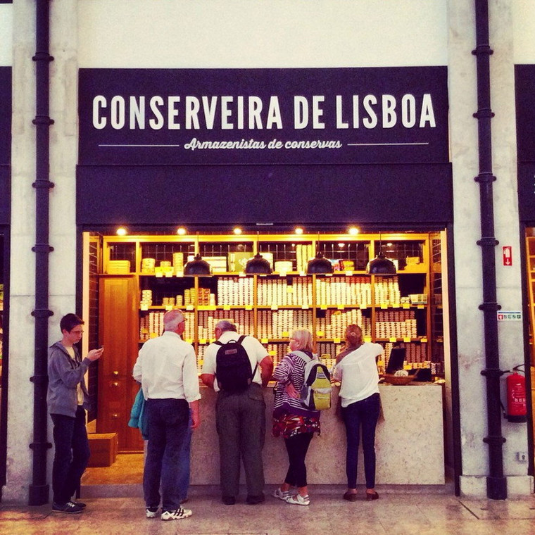 Conserveira de Lisboa - rybki i owoce morza w puszkach, fot. www.facetikuchnia.com.pl