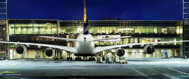 Airbus A380 na lotnisku we Frankfurcie. Fot. © Photographer: Jens Görlich - © CGI: MO CGI GbR