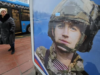 Wiele wskazuje na to, że nowi rosyjscy żołnierze trafiają na front po zaledwie kilku dniach przeszkolenia, twierdzi David Axe z amerykańskiego Forbesa