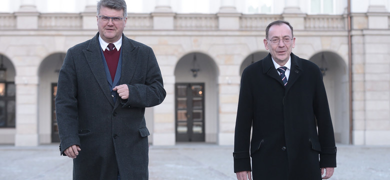 Mariusz Kamiński i Maciej Wąsik w kajdankach. Znamy kulisy zatrzymania